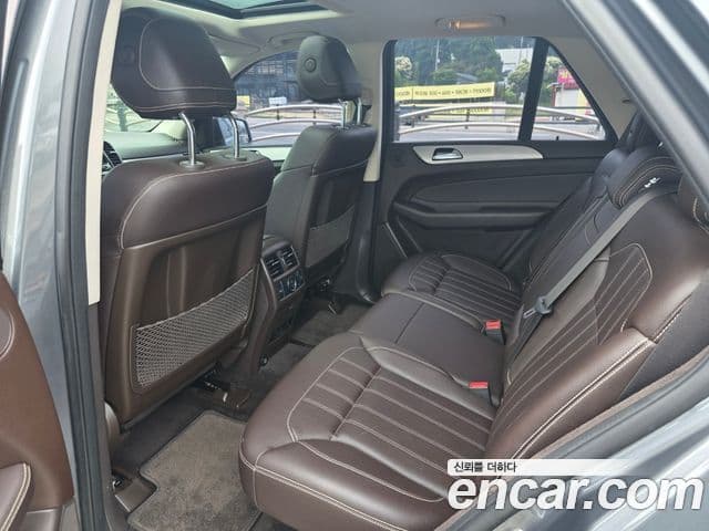 Mercedes-Benz GLE-Class 2018 — Photo 16/20