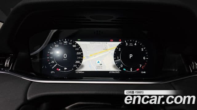 Land Rover Range Rover Evoque 2022 — ფოტო 8/20