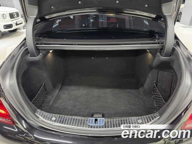 Mercedes-Benz S-Class 2018 — Photo 9/20
