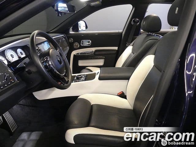 Rolls-Royce Ghost 2018 — Şəkil 10/20