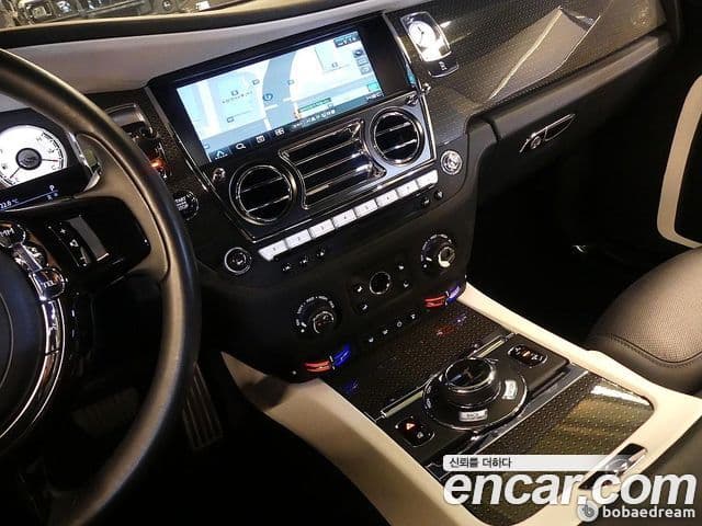 Rolls-Royce Ghost 2018 — Şəkil 12/20
