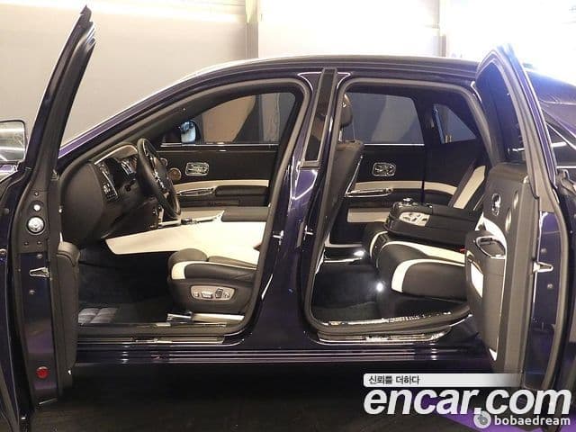 Rolls-Royce Ghost 2018 — Şəkil 17/20
