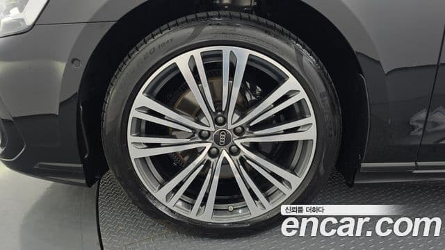 Audi A8 2023 — ფოტო 5/20