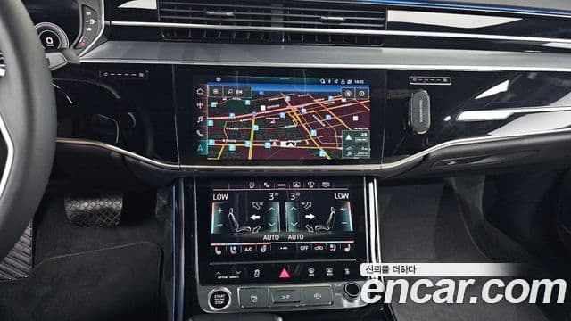 Audi A8 2023 — ფოტო 14/20