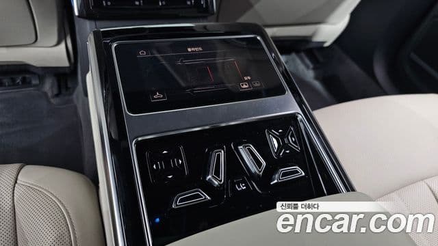 Audi A8 2023 — ფოტო 19/20