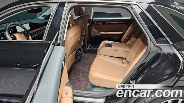 Hyundai Grandeur 2023 — ფოტო 19/20