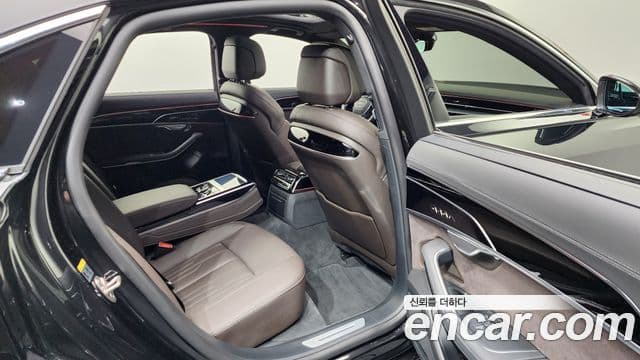 Audi A8 2023 — ფოტო 12/20