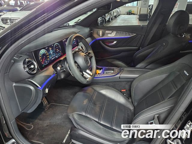 Mercedes-Benz E-Class 2023 — ფოტო 8/20