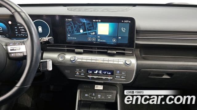 Hyundai Kona 2023 — ფოტო 16/20