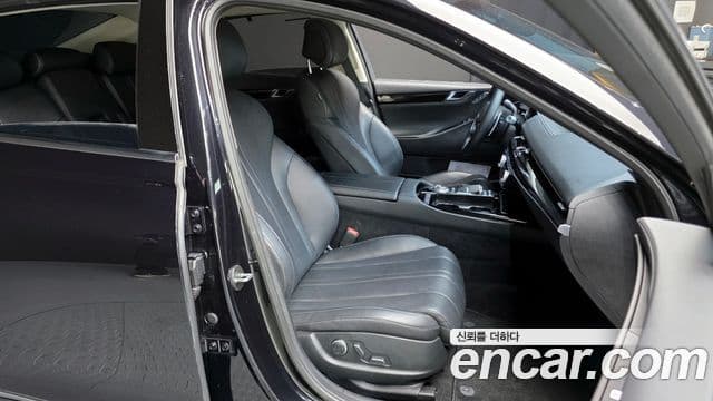Genesis Electrified G80 2021 — Şəkil 12/20