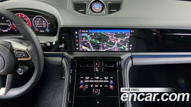 Porsche Panamera 2025 — Şəkil 15/20