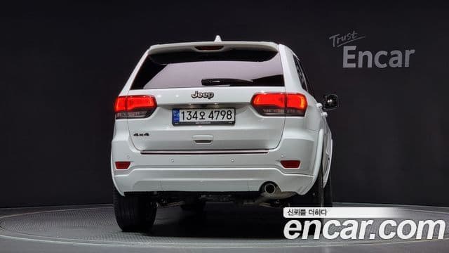 Jeep Grand Cherokee 2021 — ფოტო 4/20