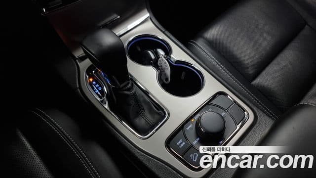 Jeep Grand Cherokee 2021 — ფოტო 9/20