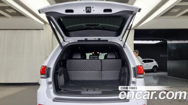 Jeep Grand Cherokee 2021 — ფოტო 20/20