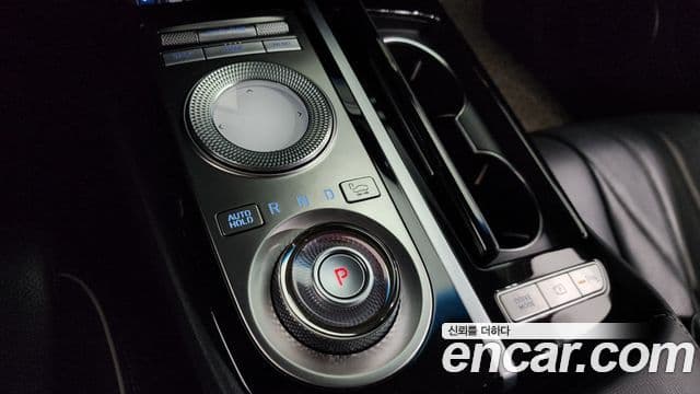Genesis Electrified G80 2021 — Şəkil 9/20