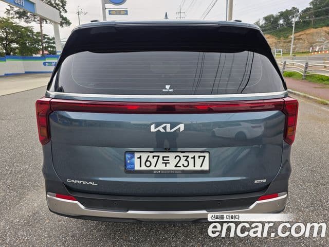 Kia Carnival 2024 — Şəkil 19/20