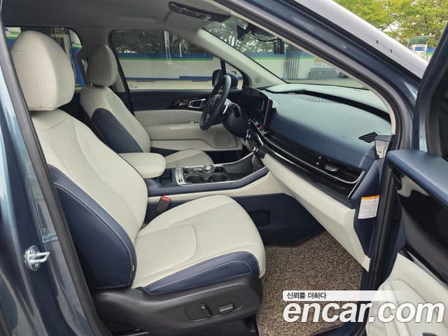 Kia Carnival 2024 — Photo 2/20