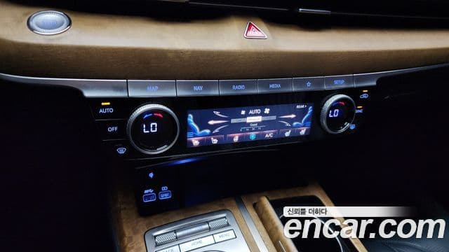 Genesis Electrified G80 2020 — Şəkil 17/20