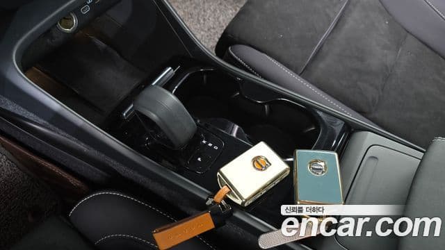 Volvo XC40 Recharge 2022 — ფოტო 4/20