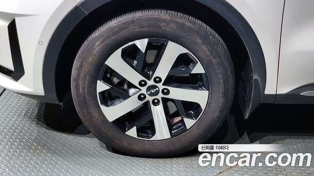 Kia Sorento 2023 — Photo 17/20