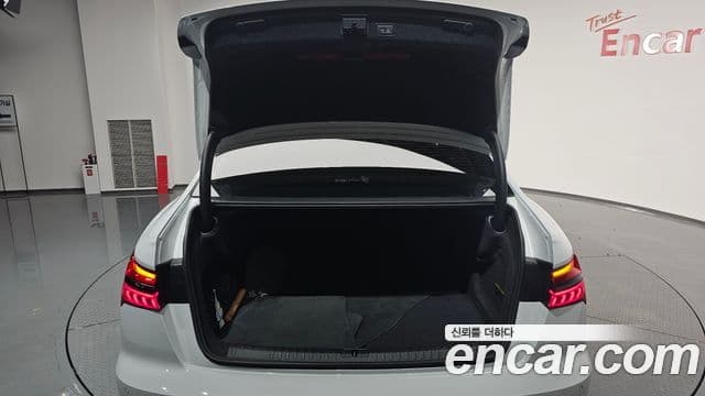Audi A6 2023 — ფოტო 15/20