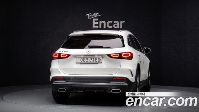 Mercedes-Benz GLA-Class 2020 — ფოტო 4/20