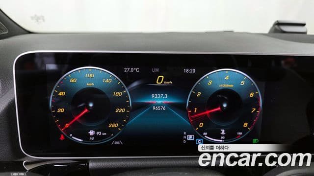 Mercedes-Benz GLA-Class 2020 — ფოტო 8/20