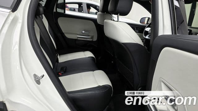 Mercedes-Benz GLA-Class 2020 — ფოტო 12/20