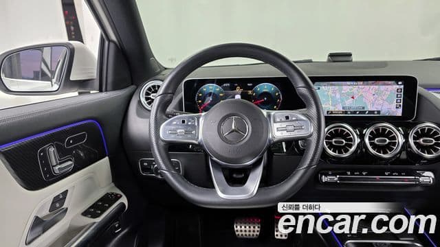 Mercedes-Benz GLA-Class 2020 — ფოტო 13/20