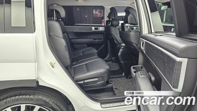 Hyundai Santa Fe 2023 — Фото 12/20