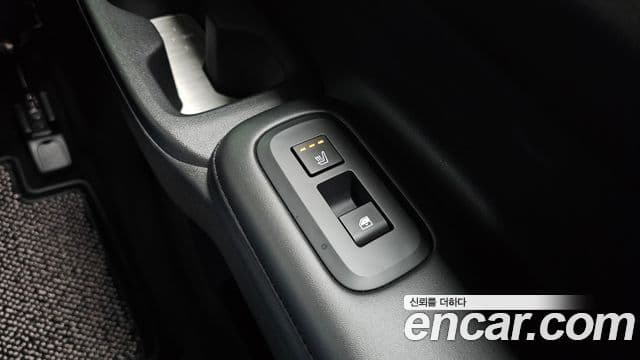 Hyundai Santa Fe 2023 — Фото 19/20