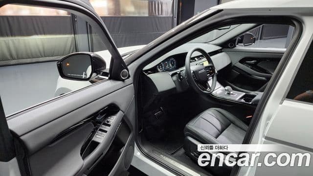 Land Rover Range Rover Evoque 2024 — ფოტო 10/20