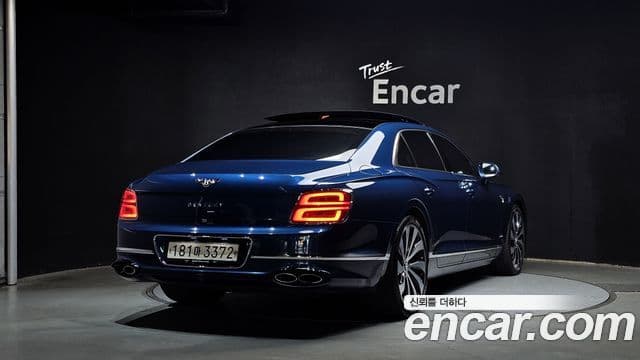 Bentley Flying Spur 2023 — ფოტო 2/20