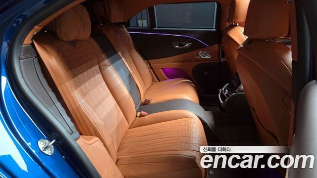 Bentley Flying Spur 2023 — ფოტო 12/20