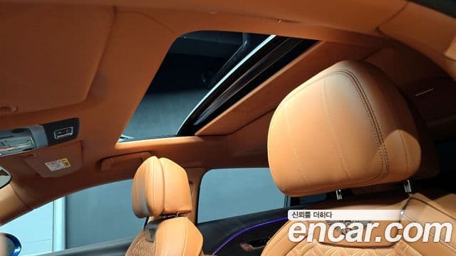 Bentley Flying Spur 2023 — ფოტო 18/20