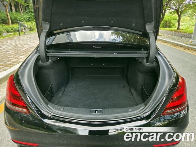 Mercedes-Benz S-Class 2018 — Photo 6/20