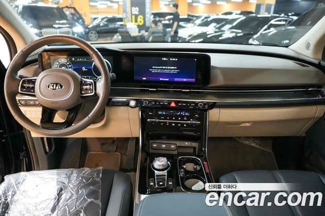 Kia Carnival 2021 — фото 5 из 20