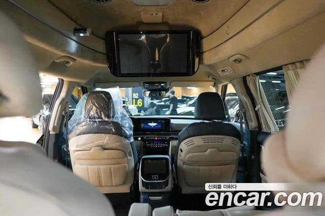 Kia Carnival 2021 — фото 19 из 20