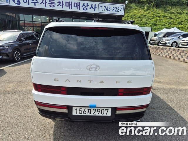 Hyundai Santa Fe 2023 — Photo 6/19