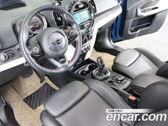 Mini Cooper SD Countryman 2019 — ფოტო 17/20