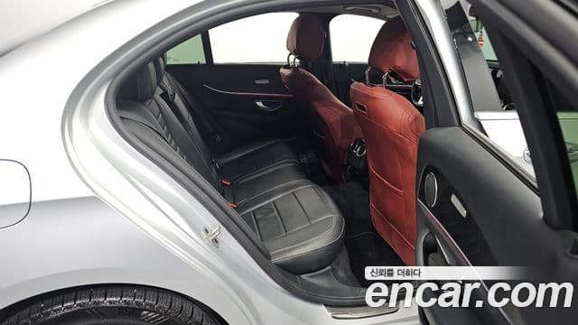Mercedes-Benz E-Class 2019 — Şəkil 12/20