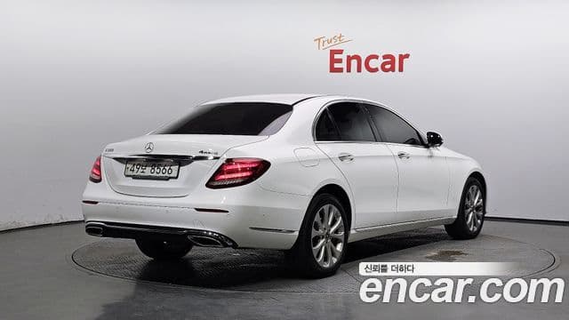 Mercedes-Benz E-Class 2018 — Şəkil 2/20