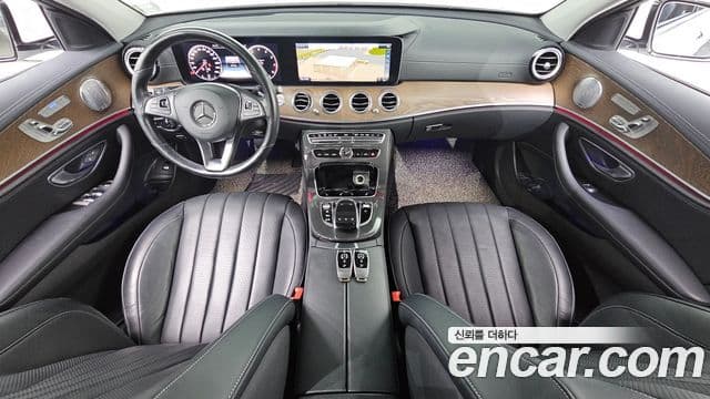 Mercedes-Benz E-Class 2018 — Şəkil 7/20