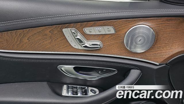 Mercedes-Benz E-Class 2018 — Şəkil 12/20