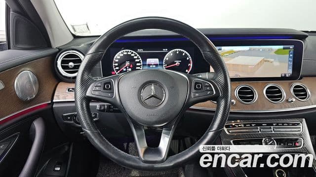 Mercedes-Benz E-Class 2018 — Şəkil 15/20