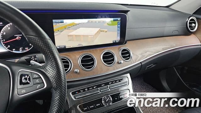 Mercedes-Benz E-Class 2018 — Şəkil 16/20