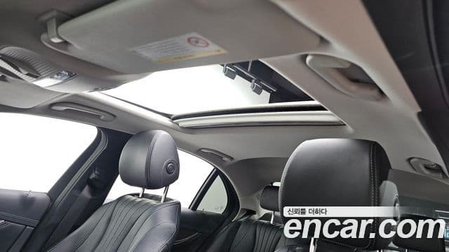 Mercedes-Benz E-Class 2018 — Şəkil 19/20