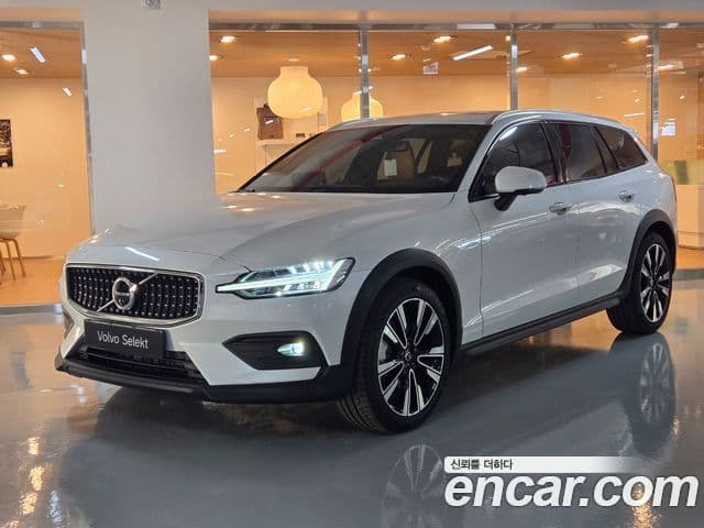 Volvo V60 Cross Country 2025 — ფოტო 3/17