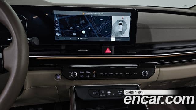 Kia Carnival 2023 — Фото 13/20