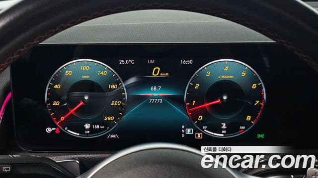 Mercedes-Benz GLB-Class 2021 — Фото 8/20